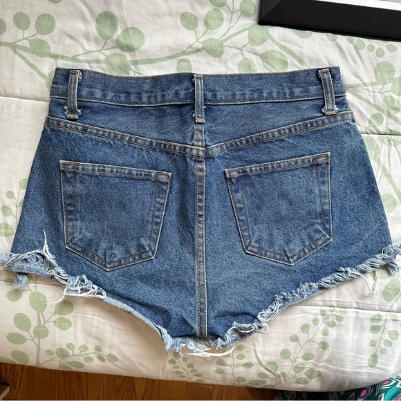 BRANDY MELVILLE JOHN GALT DENIM SHORTS - Picture 3 of 11